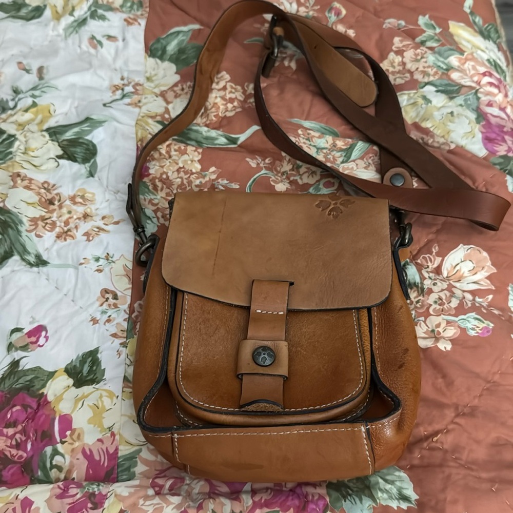 Patricia Nash Heritage Collection Small Tan soft worn Leather Crossbody A00176
